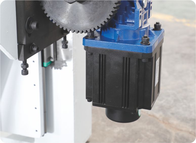 31-Drive system adopts servo control.jpg