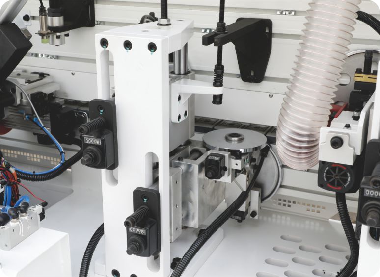 40-Tape scraping mechanism.jpg